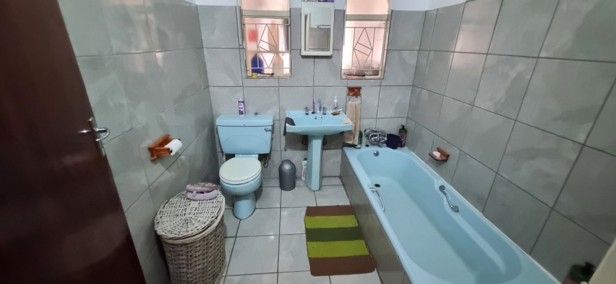 5 Bedroom Property for Sale in Elandsrand North West